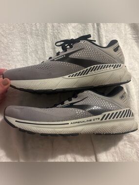 BROOKS Guiderails Adrenaline GTS 22 Men's Gray Size 9 Wide 2E